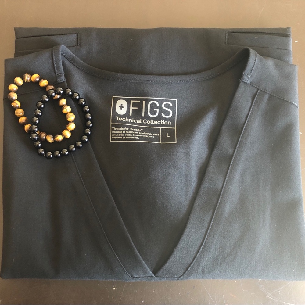 Figs NWOT Casma three pocket scrub top